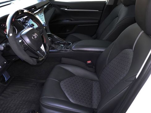 Used 2019 Toyota Camry XSE image 8