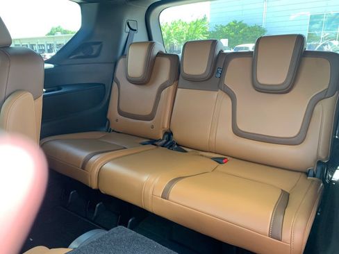 New 2026 Nissan Armada SL w/ Captain's Chari Seat Package AWD/4WD image 9
