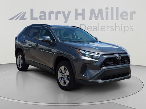 Used 2025 Toyota RAV4 XLE AWD/4WD image 7