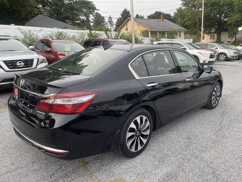 Used 2017 Honda Accord Hybrid Sedan image 5