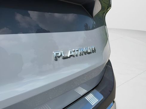 Used 2021 Nissan Rogue Platinum FWD image 28