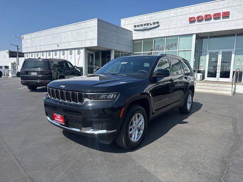Used 2024 Jeep Grand Cherokee L Laredo w/ Trailer Tow Package image 3