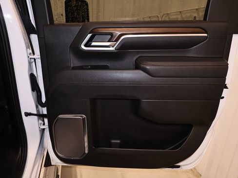 Used 2025 Chevrolet Silverado 2500 High Country w/ High Country Premium Package image 16