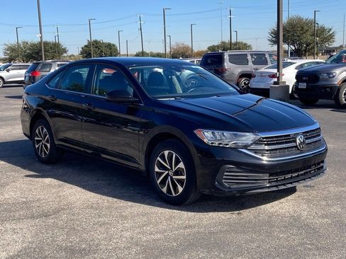 Used 2024 Volkswagen Jetta S image 3