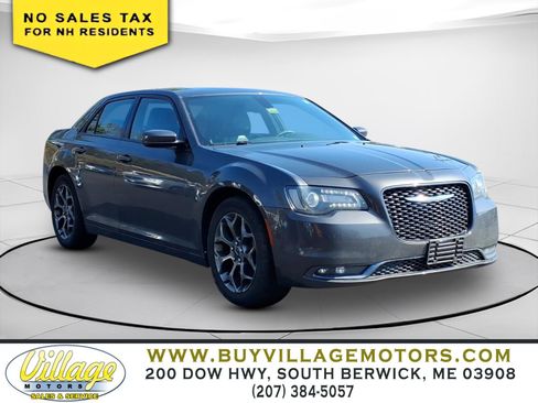 Used 2016 Chrysler 300 S image 1