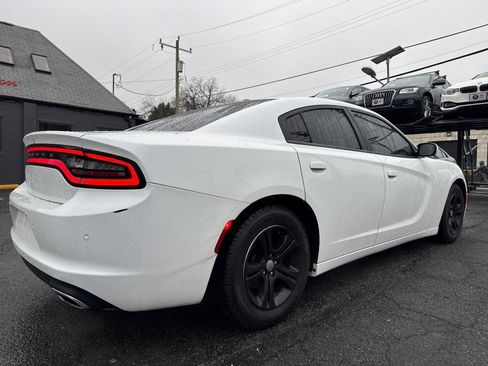 Used 2019 Dodge Charger SXT w/ Driver Confidence Group image 4