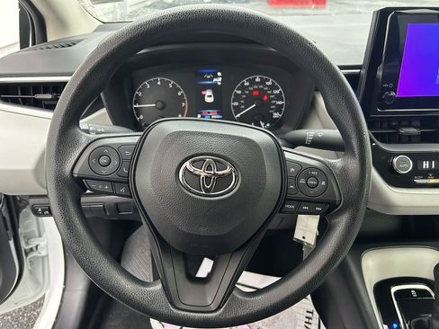 Used 2023 Toyota Corolla LE image 15