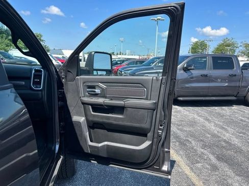 Used 2025 RAM 2500 Big Horn AWD/4WD image 14