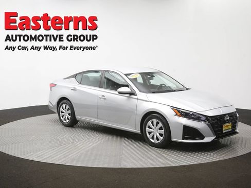 Used 2023 Nissan Altima 2.5 S FWD image 47