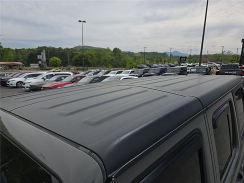Used 2021 Jeep Wrangler Unlimited Sport AWD/4WD image 11