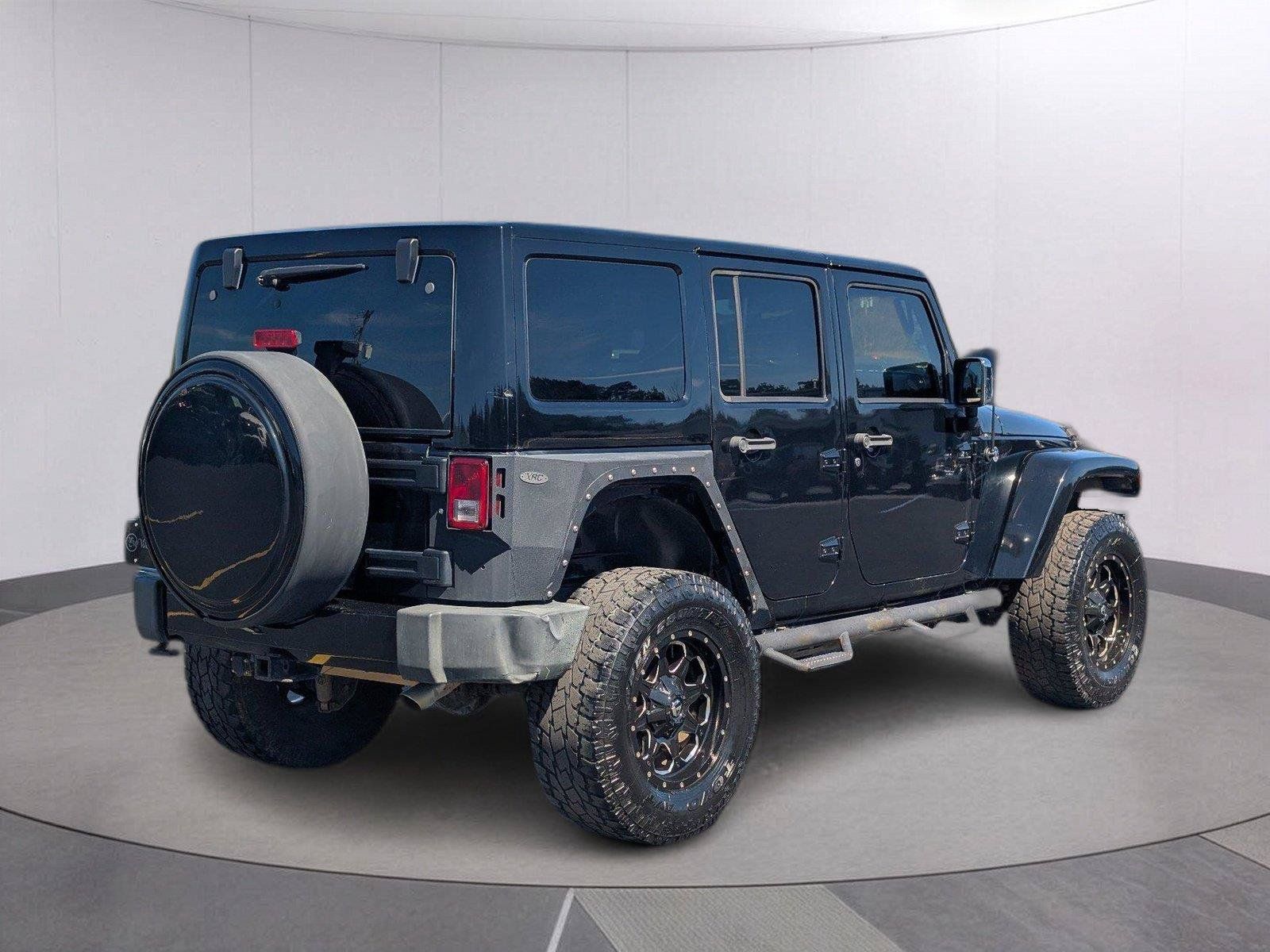 Used 2012 Jeep Wrangler Unlimited Sahara AWD/4WD image 5