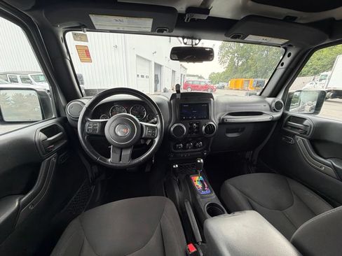 Used 2017 Jeep Wrangler Unlimited Sport w/ Quick Order Package 24S AWD/4WD image 10