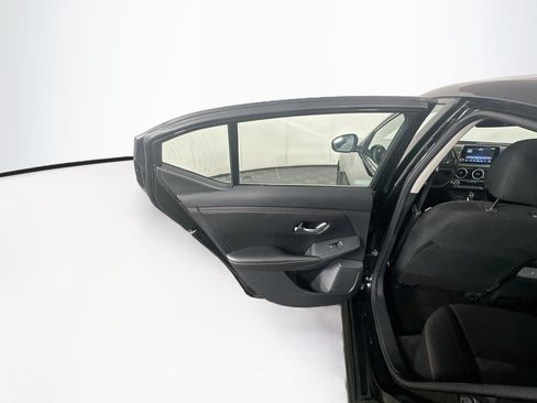 Used 2025 Nissan Sentra SR FWD image 25