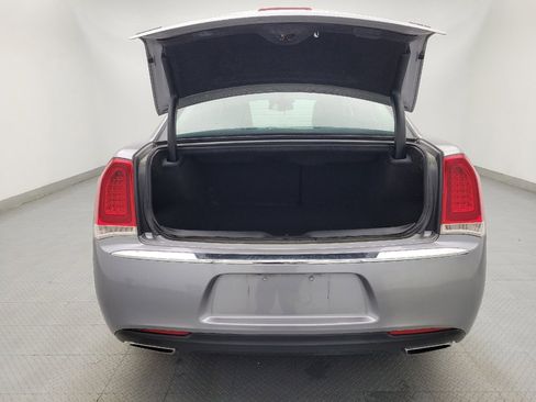 Used 2017 Chrysler 300 Limited image 29