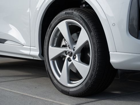 New 2025 Audi Q5 Premium Plus image 24