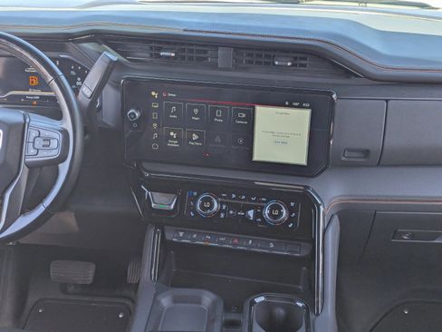 Used 2024 GMC Sierra 2500 AT4 w/ AT4 Premium Plus Package AWD/4WD image 17