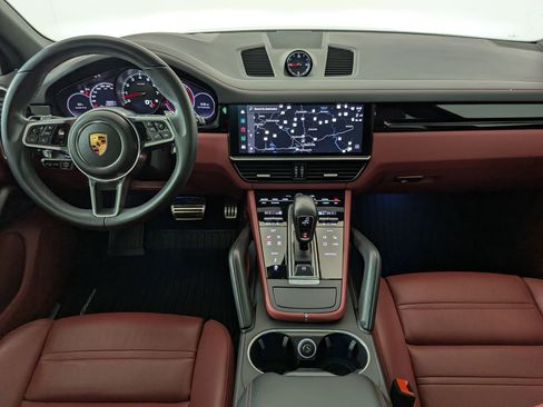 Used 2023 Porsche Cayenne S image 30