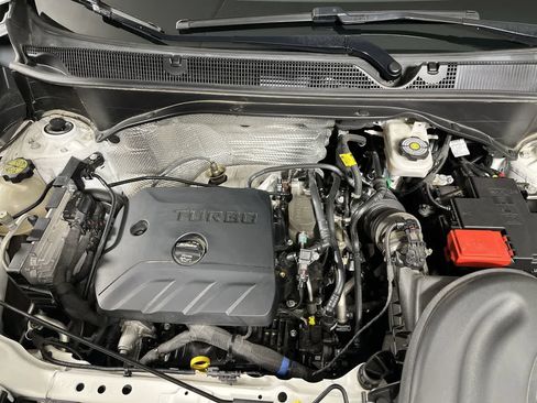 Used 2024 Buick Encore GX Sport Touring image 12