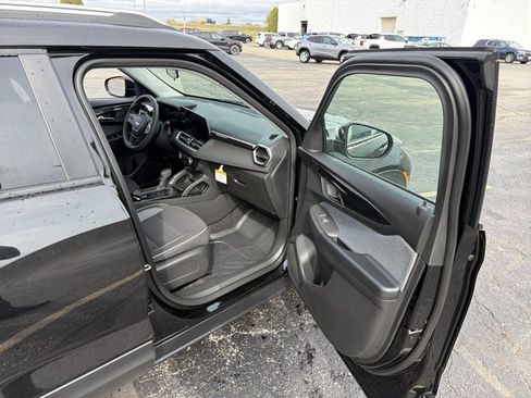 New 2026 Chevrolet TrailBlazer LT FWD image 28