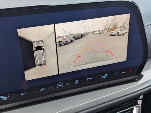 New 2026 Chevrolet Traverse LT w/ Driver Confidence Package image 25