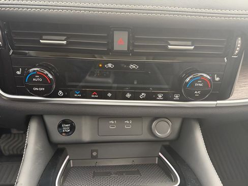 New 2026 Nissan Rogue Platinum w/ Platinum Premium Package AWD/4WD image 26