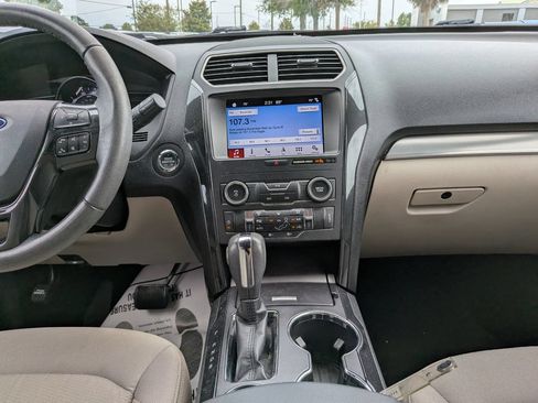 Certified 2019 Ford Explorer XLT w/ Equipment Group 201A FWD image 12
