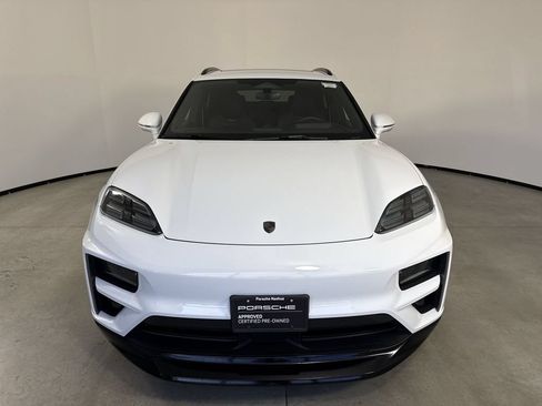 Certified 2025 Porsche Macan Turbo Electric AWD/4WD image 10