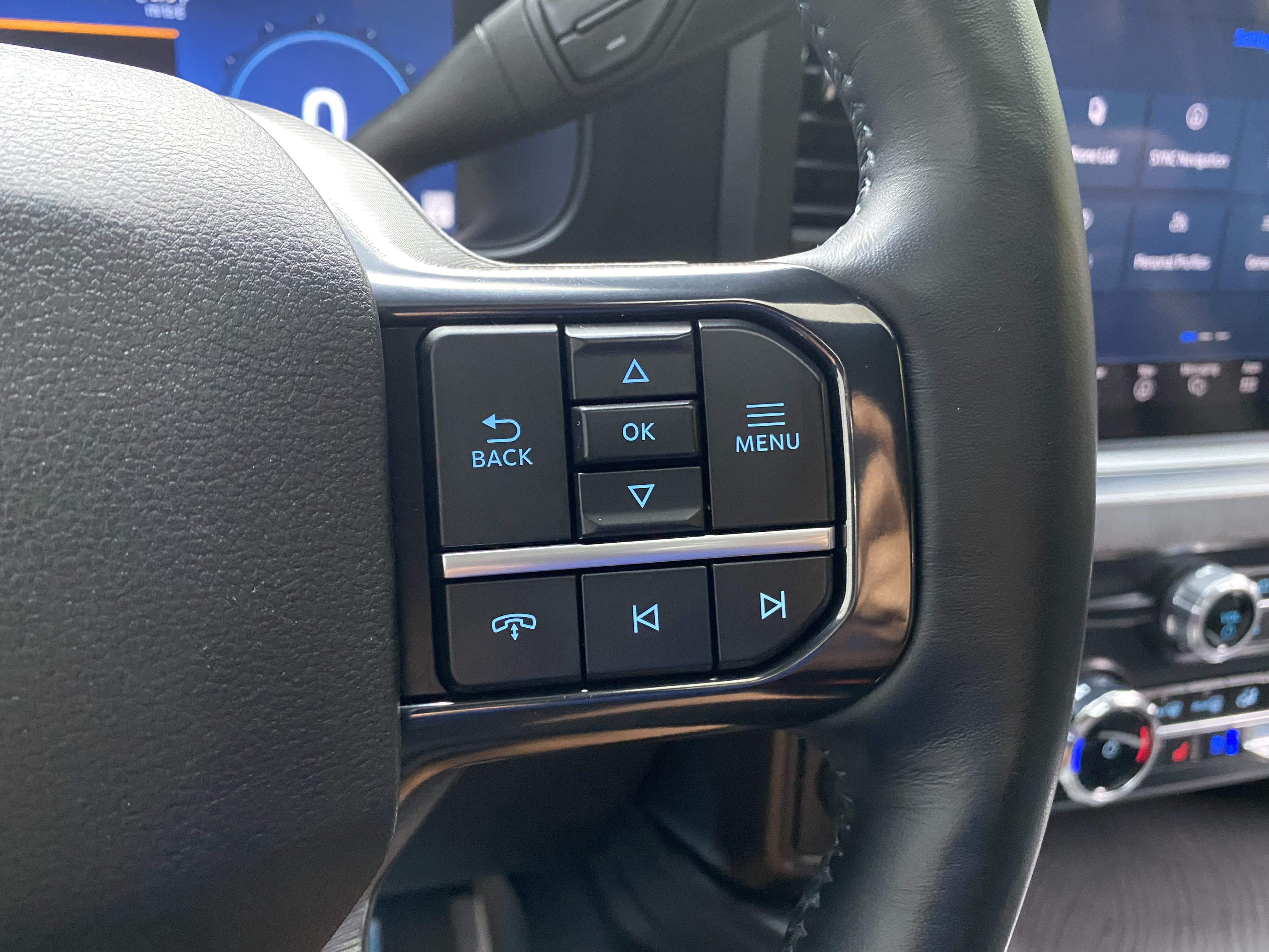 Used 2025 Ford F450 Platinum w/ FX4 Off-Road Package AWD/4WD image 21