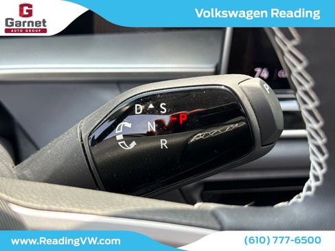 Used 2025 Volkswagen Tiguan SE w/ Panoramic Sunroof Package AWD/4WD image 15