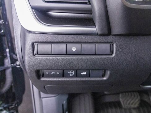 Used 2024 Nissan Rogue SV w/ SV Premium Package image 21