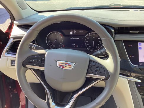 Used 2020 Cadillac XT6 Premium Luxury image 18
