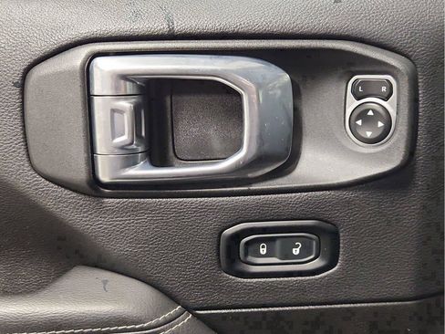 Used 2023 Jeep Gladiator Overland AWD/4WD image 23