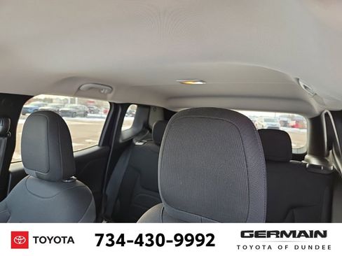 Used 2016 Jeep Renegade Latitude image 16