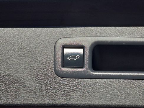 Used 2023 Toyota Highlander XLE image 21