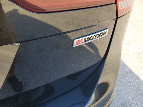 Used 2019 Volkswagen Tiguan SE image 39