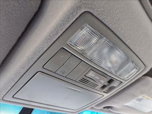 Used 2010 Toyota Camry SE image 23