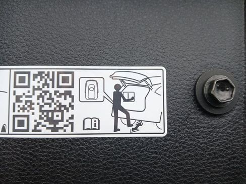 New 2026 Toyota Highlander Platinum image 18