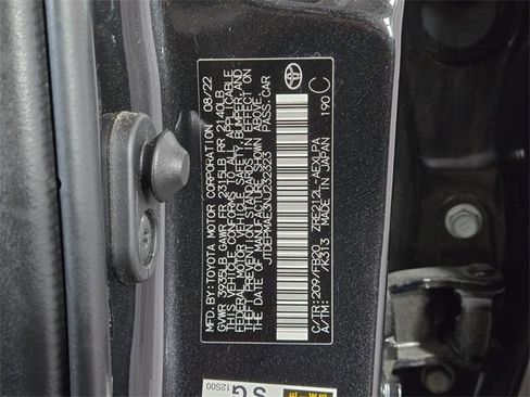 Used 2022 Toyota Corolla LE image 29