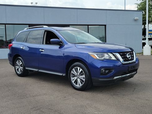 Used 2020 Nissan Pathfinder SV image 26