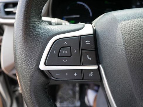 Certified 2023 Toyota Sienna XLE image 24