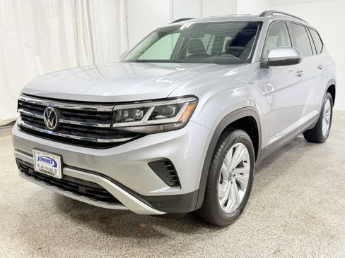 Used 2023 Volkswagen Atlas SE image 3