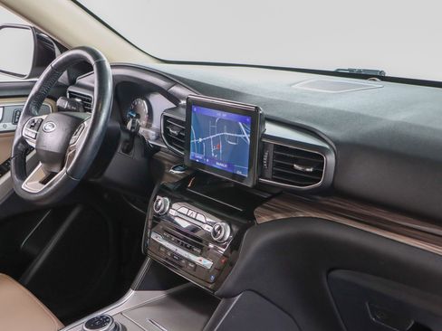 Used 2021 Ford Explorer Limited image 26