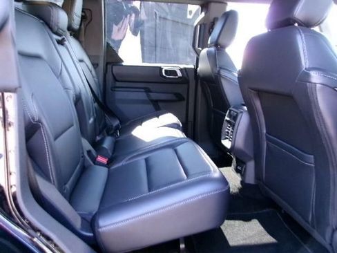 Certified 2025 Ford Bronco Outer Banks AWD/4WD image 5