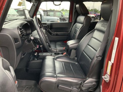 Used 2012 Jeep Wrangler Unlimited Sahara AWD/4WD image 22