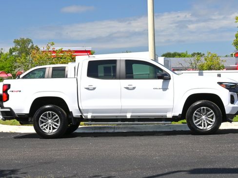 Certified 2024 Chevrolet Colorado LT w/ LT Convenience Package III image 7