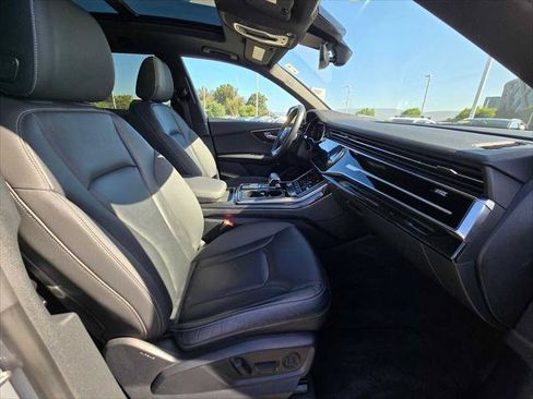 Used 2019 Audi Q8 Premium Plus w/ Premium Plus AWD/4WD image 11