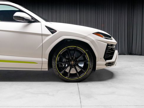 Used 2022 Lamborghini Urus image 28