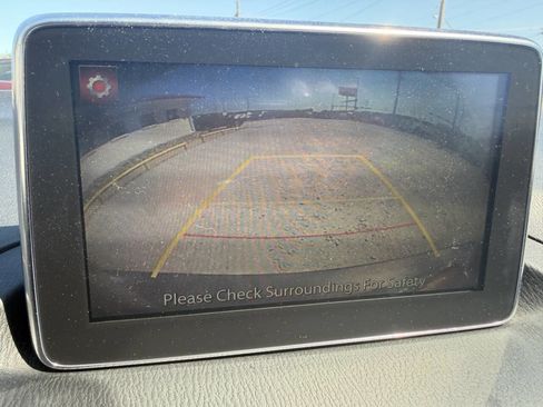 Used 2014 MAZDA MAZDA3 s Touring FWD image 25