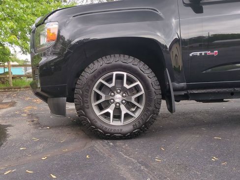 Used 2021 GMC Canyon AT4 w/ Driver Alert Package AWD/4WD image 16