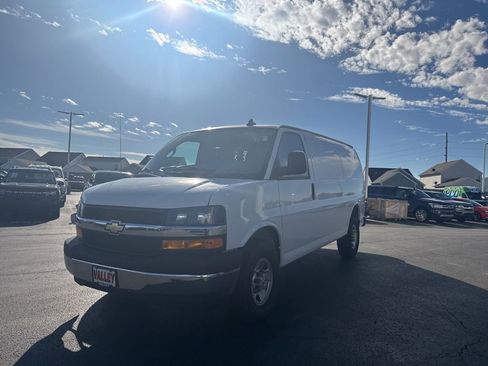 Used 2023 Chevrolet Express 2500 w/ Driver Convenience Package image 3